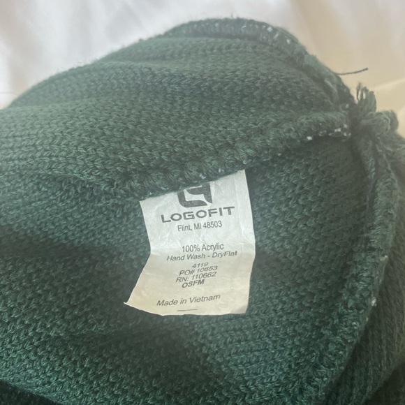 George Mason University Women’s Pom Pom Hat NWOT - Picture 4 of 4